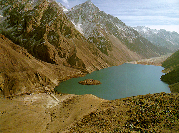 Photo Gallery of Northern Pakistan / lake_satpara