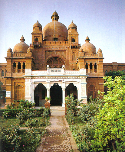 Photo Gallery of Punjab, Pakistan / lahore_museum