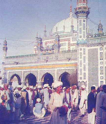 Photo Gallery of Sindh / mausoleum_shah_latif